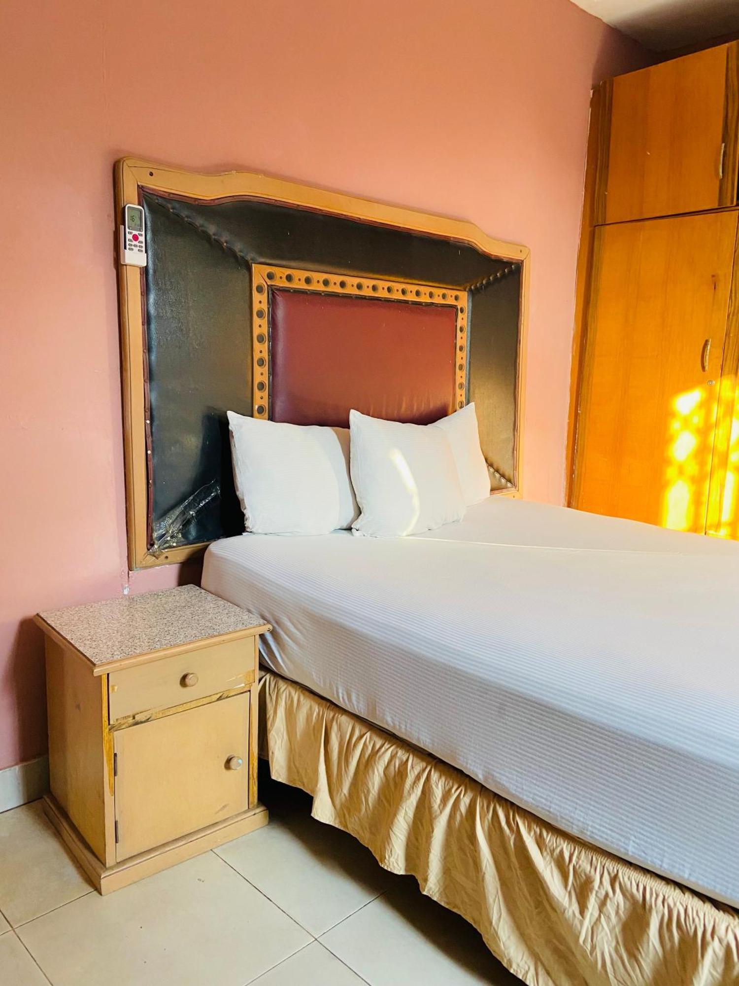 Heaven Gate Hotel Accra Exterior foto